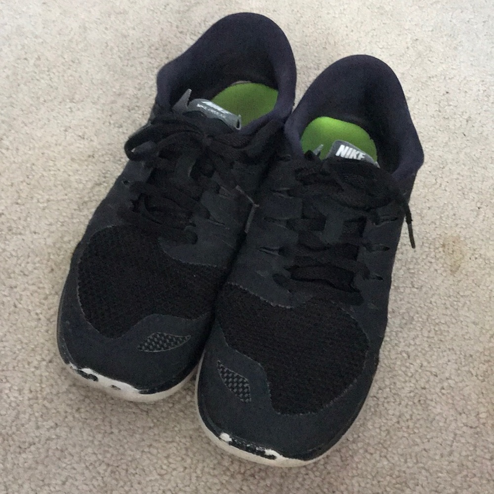 Nike free runs